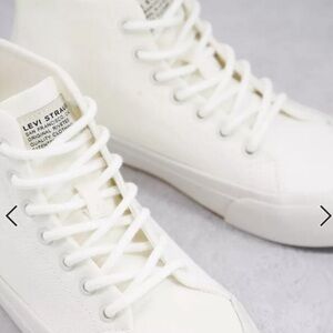 Levi's hi top canvas tab logo shoe in white Size 11